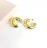 Clipe de orelha em forma de C europeu e americano, forno de viagem, aço inoxidável dourado, brincos vazados, brincos de ouro 18K, alto senso, não desbota