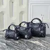Novedad Tela de Cuero Aceitoso 2025 Premium Clásico Le City Bags Mediana Retro Bolso de Mano Cruzado