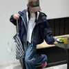 Jaqueta curta casual com capuz para meninas, novo design estiloso 2026, jaqueta com zíper para primavera e outono