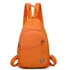 Mochila nueva y elegante de un solo hombro para viajes de negocios, desplazamientos y compras, versátil y se puede llevar como bandolera, color sólido, ligera, moderna bolsa de pecho para parejas