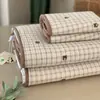 Exportado a Corea, Cubre Cama de Algodón Doble Cara con Relleno Acolchado, Sábana de Cama Antideslizante para Tatami de Cuatro Estaciones, Colchoneta Fina, en Stock para Venta al por Mayor