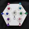 Accesorios de joyería DIY populares de Europa y América, placa de flores, hebilla de diamante de aleación, broche colgante de gota de agua dorada, material para accesorios para el cabello