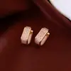 Pinzas para Orejas en Forma de U Chapadas en Oro Real de 18 Quilates Estilo Europeo y Americano, Lujo Ligero, Gama Alta, Pendientes Sencillos, Pendientes de Moda, Elegantes, Estilo Casual para Mujer