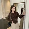 Camiseta floral retro de estilo coreano con cuello henley de botones para mujer, de primavera, corte slim, forrada de polar, versátil camiseta base tipo suéter, ins