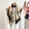 Elegante Bufanda Cuadrada de Lana y Seda con Estampado de Rosas a Doble Cara para Mujer 2026 Nueva Versátil Bufanda Cuadrada de Lana y Seda para Prendas de Abrigo