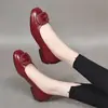 Zapatos planos bajos para mujer, nuevo modelo 2026, zapatos de cuero suave para mujer, zapatos pequeños de cuero de tacón bajo, estilo otoño, punta redonda, mocasines con hebilla cuadrada