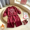 Conjunto de Moletom com Capuz e Mangas Longas de Pelúcia Coração Estilo Coreano para Bebê Menina Primavera e Outono Doce Fofo Conjunto de Duas Peças