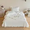 Colcha Bordada de Encaje Lavada con Arena Estilo Coreano Set de Tres Piezas Sábana Acolchada de Algodón Puro Espesor para Tatami Lavable a Máquina