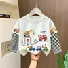 Camiseta de manga comprida 100% algodão para meninos, coleção primavera e outono 2026, novo estilo, gola redonda, roupas infantis, top com visual em camadas para bebê menino, camiseta de baixo
