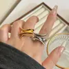 Anillo Abierto de Metal con Textura de Alas de Mariposa de Tres Capas, Versión Ancha Ajustable, Elegante, Versátil, Anillo para Apilar