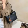Bolsa tote de ombro de alta qualidade e grande capacidade para mulheres, nova coleção de outono 2026, retrô e versátil, perfeita para o trabalho e para o dia a dia