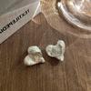 Pendientes de botón de metal mate irregulares retro franceses, encantadores, con personalidad de nicho para mujer, pendientes de temperamento sencillos que combinan con todo