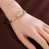 Pulsera geométrica cuadrada con circonita cúbica, de diseño liso e entrelazado, que ofrece un aspecto lujoso y de alta gama; accesorio para mujer, directo del fabricante