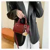 Bolsa de Mão Vintage Nova 2026, Bolsa Boston Versátil, Bolsa de Ombro e Transversal Fashion
