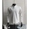 Camiseta de manga larga estilo henley de alta resistencia para hombre, adecuada para primavera y otoño, con un diseño de patchwork deconstruido, se puede usar como capa base, sudadera de corte limpio