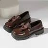Novos Sapatos de Couro Pequenos com Solado Grosso e Laço Slip-on Plus Size de Comércio Exterior para Mulheres Estilo Britânico Cross-border Casuais Loafers de Bico Quadrado