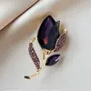 Nuevo Broche de Cristal de Lujo Ligero Flor Broche para Accesorios de Mujer Broche de Lujo Coreano Corsage de Temperamento
