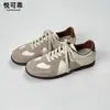 Zapatillas de entrenamiento alemanas de suela plana de cuero genuino para mujer, que aumentan la altura, nuevas de otoño 2026, zapatillas deportivas casuales versátiles y populares