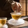 Taza de Té Minimalista con Acentos Dorados, Taza de Té Tradicional de Vidrio, Taza de Degustación Hecha a Mano de Alta Gama, Taza para el Maestro del Hogar