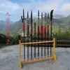 Soporte de Espada Grande para Primavera y Otoño, Soporte para Dieciocho Tipos de Armas, Soporte de Madera Maciza, Soporte de Exhibición de Equipo de Artes Marciales, Soporte de Madera con Borla Roja para Bandera de Arma