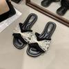 Pantuflas de perlas estilo francés para mujer, ropa de verano 2025, nuevas pantuflas de playa planas de moda estilo Fairy Chanel