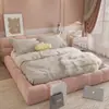 Cama Minimalista Moderna para Quarto de Meninas, Estrutura de Cama Baixa Puff Creme, Cama Estilo Princesa Celebridade da Internet