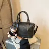 Bolsa de Mão Fashionável de Nicho para Comutadores Femininos 2025 Outono Nova Bolsa Transversal de Grande Capacidade Bolsa Boston