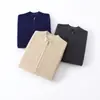 Suéter de cachemira suave y cómodo para hombre, con cuello redondo, diseño básico y adecuado para un estilo business casual.