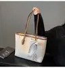 Bolsa Feminina Retro de Grande Capacidade 2026 Nova Tendência Estilo Coreano Versátil Bolsa Tote Moda para Ombro do Dia a Dia
