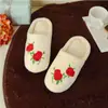 Nuevas Zapatillas de Algodón Suave para Casa, para Interiores, Antideslizantes, Bordadas con Flores, Zapatillas de Algodón Silenciosas para Suelo de Madera en Casa