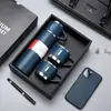 Conjunto de Copo Térmico Transfronteiriço de Uma Caneca com Três Tampas com Logotipo Personalizado Garrafa Térmica de Aço Inoxidável Copo de Presente Empresarial de Alta Qualidade Venda por Atacado