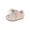 Zapatillas de entrenamiento cálidas de felpa con suela suave y diseño de dibujos animados de moda para niñas, zapatillas nuevas de otoño/invierno 2026 para niñas
