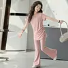 Estilo Nuevo de Verano 2026 para Niños Medianos y Mayores Conjunto de Dos Piezas: Top de Manga Corta Elegante de Moda con Personalidad Simple y Pantalones Casuales Estilo Coreano