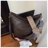 Bolsos Vintage Transfronterizos para Mujer para Otoño e Invierno, Versátil Bolso Cruzado de Correa Ancha Nueva Moda 2026, Bolso Cubo de Moda Popular