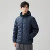 Nueva Chaqueta Ligera de Plumas para Hombre Otoño/Invierno Abrigo con Capucha de Plumón de Pato Blanco Moda Chaqueta Puffer Corta 90% Plumón