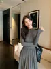 Vestido de Punto Retro de Alta Gama Estilo Francés Sencillo, Elegante y Decente Cintura Línea A Falda Larga Otoño 2025