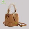 Bolso cruzado de un solo hombro para mujer nuevo, Bolso tipo bandolera de cuero genuino, Bolso de cubo con borde de felpa de cordero retro, Procesado y personalizado