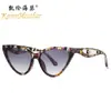 Nuevas Gafas de Sol de Moda Tendencia Estilo Ojo de Gato Transfronterizo Punto Metálico Perla Protección UV 5697 Gama Alta Versátiles