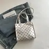 Bolsa de ombro casual da moda, bolsa quadrada pequena, novo estilo de verão, poá, lona fofa e feminina, tendência outono 2026