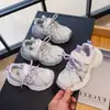 Zapatos Casuales de Malla Transpirable para Niñas 2026 Primavera/Verano Nuevos Moda Infantil Versátiles Zapatos de Papá Niños Medianos y Grandes Zapatos Deportivos