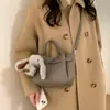 Bolsa Feminina Transfronteiriça 2025 Nova Moda Couro Macio Granulado Bolsa Saco Bolsa de Mão Casual Textura Bolsa de Ombro Único Transversal