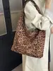 Bolso Leopardo de Gran Capacidad Transfronterizo para Mujer 2025 Nueva Moda Versátil Bolso de Hombro Retro Casual Bolso Tote para Viaje