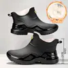 Botas de chuva da moda para homens, de cano curto, antiderrapantes, duráveis, fáceis de calçar, leves, antiderrapantes, resistentes ao desgaste, galochas integradas para trabalho na cozinha