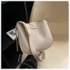 Bolsa Pequena Versátil Transfronteiriça para Mulheres Nova Moda Primavera/Verão 2025 Bolsa de Ombro Único Transversal Bolsa de Balde Retro para o Trabalho Mãe-Filha