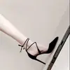 Saltos Altos Finos com Tiras Cruzadas para Mulheres, Sandálias Sexy de Bico Fino de Designer, Novo Estilo de Nicho para o Verão de 2025
