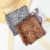 Pañuelo cuadrado pequeño de imitación seda 70 estilo coreano temperamento a juego con camisa traje pañuelo de seda protector fino para el cuello tacto de alta gama venta al por mayor