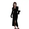 Vestido de punto de manga larga para otoño con cuello retorcido para mujer, estilo suave y elegante, entallado a la cintura, vestido largo con abertura