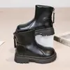 Botas Martin 2026 outono e inverno novas botas curtas infantis, botas de couro acolchoadas para meninas, botas de neve para crianças de médio e grande porte, botas versáteis