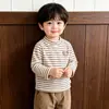 Blusas Quentes de Gola Alta para Bebês e Crianças Pequenas, para Meninos e Meninas, Versáteis em Cores Sólidas e Listradas para Primavera e Outono, Camiseta Macia e Amiga da Pele como Camada Base