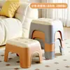 Banquillo Pequeño de Plástico para el Hogar, Banco para Sala de Estar, Taburete Cuadrado Engrosado, Taburete Bajo Apilable, Taburete para Baño Infantil, Taburete para Cambiarse los Zapatos en la Entrada